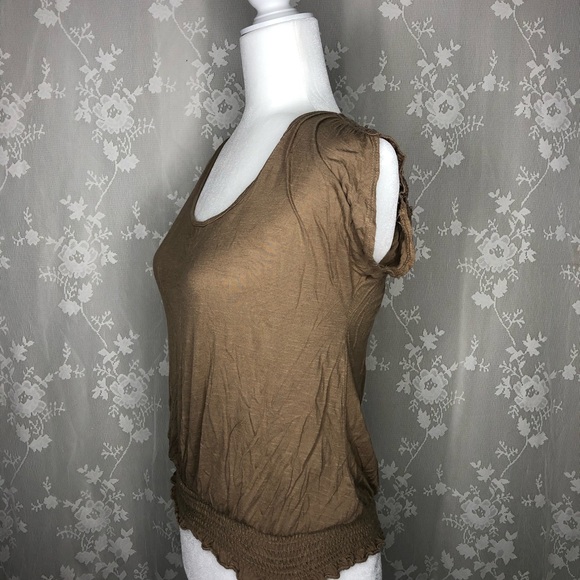 Tan blouse - Picture 4 of 5